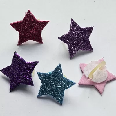Estrela de EVA com elástico
